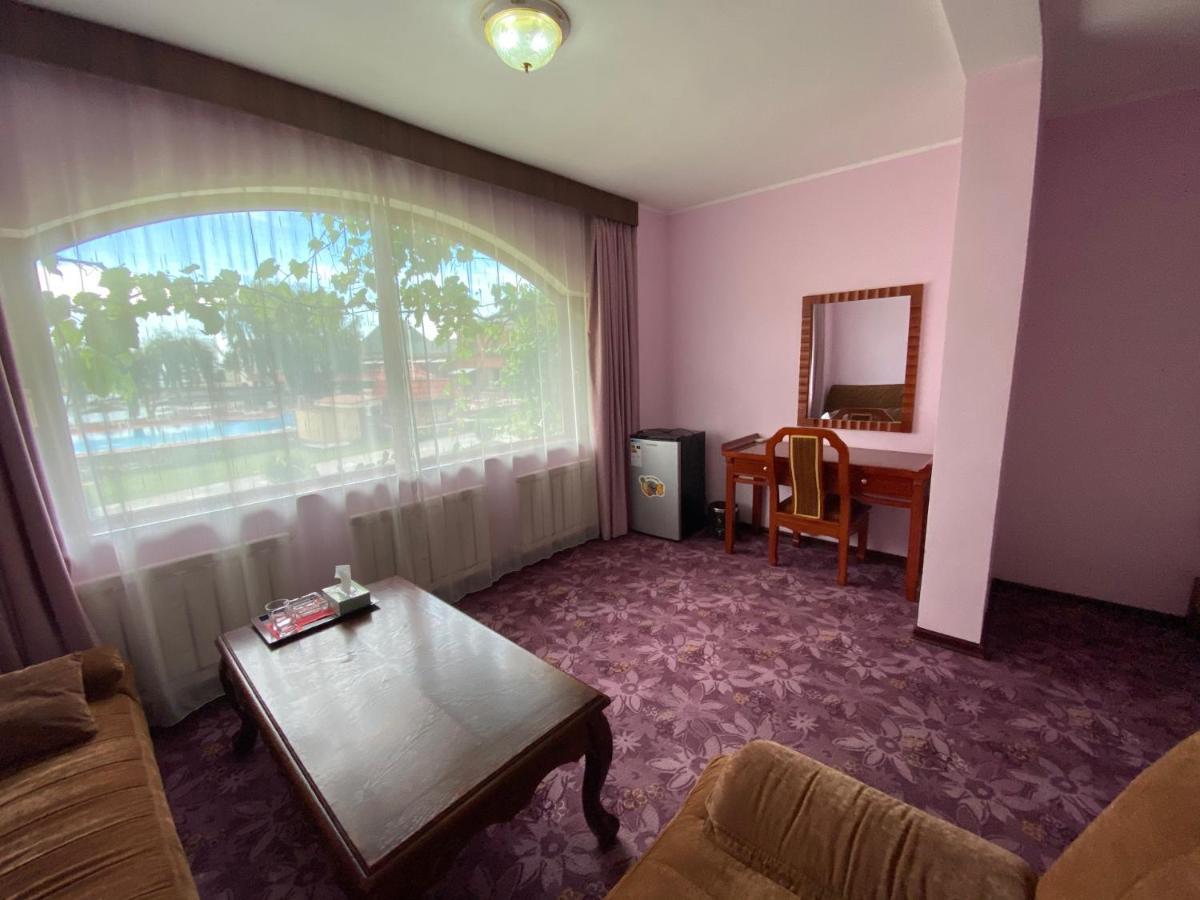Morelux Boutique Hotel Kapchagay Eksteriør bilde