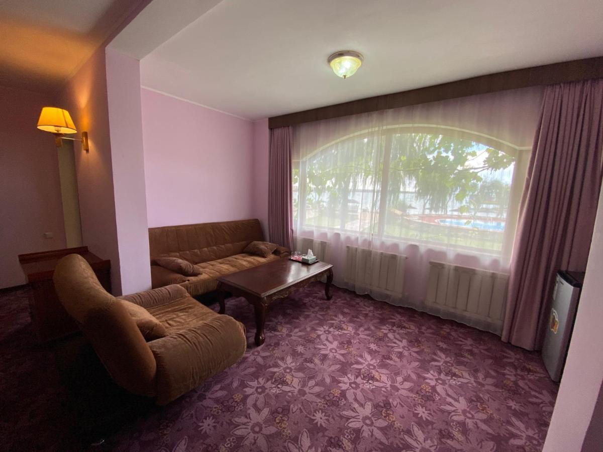 Morelux Boutique Hotel Kapchagay Eksteriør bilde